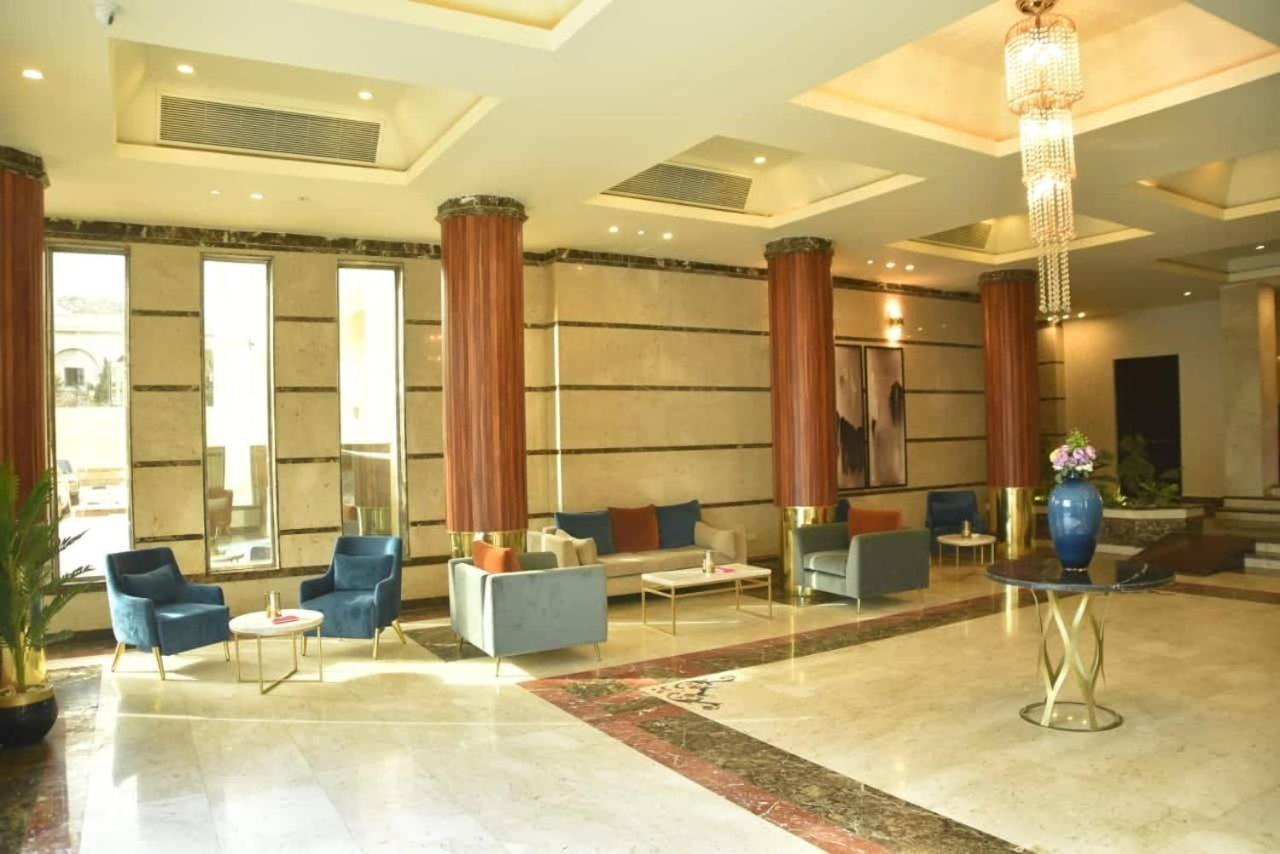 Ultra Loaloa Nile Maadi Hotel 4*