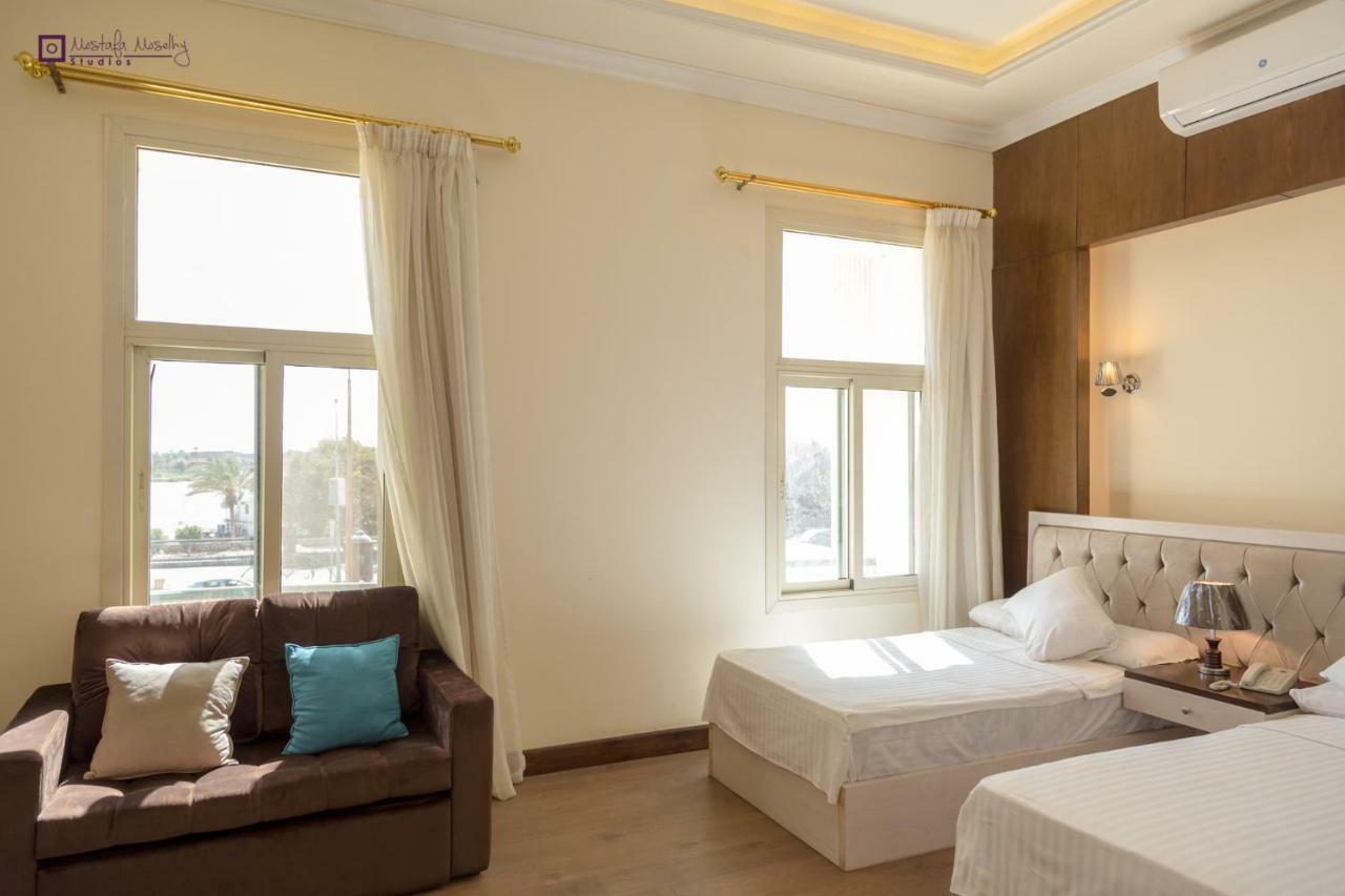 Ultra Loaloa Nile Maadi Cairo