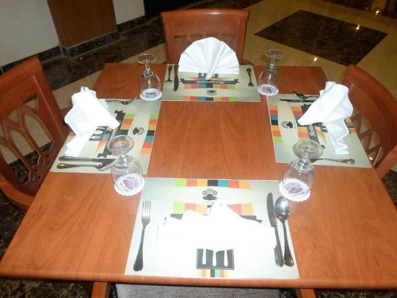 Ultra Loaloa Nile Maadi Hotel